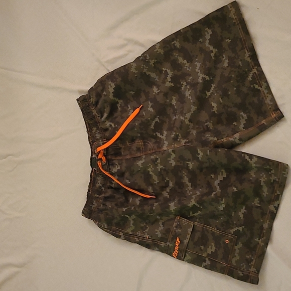 RS SURF Men's Size XL Camouflage Print Swim Trunks - Picture 1 of 4